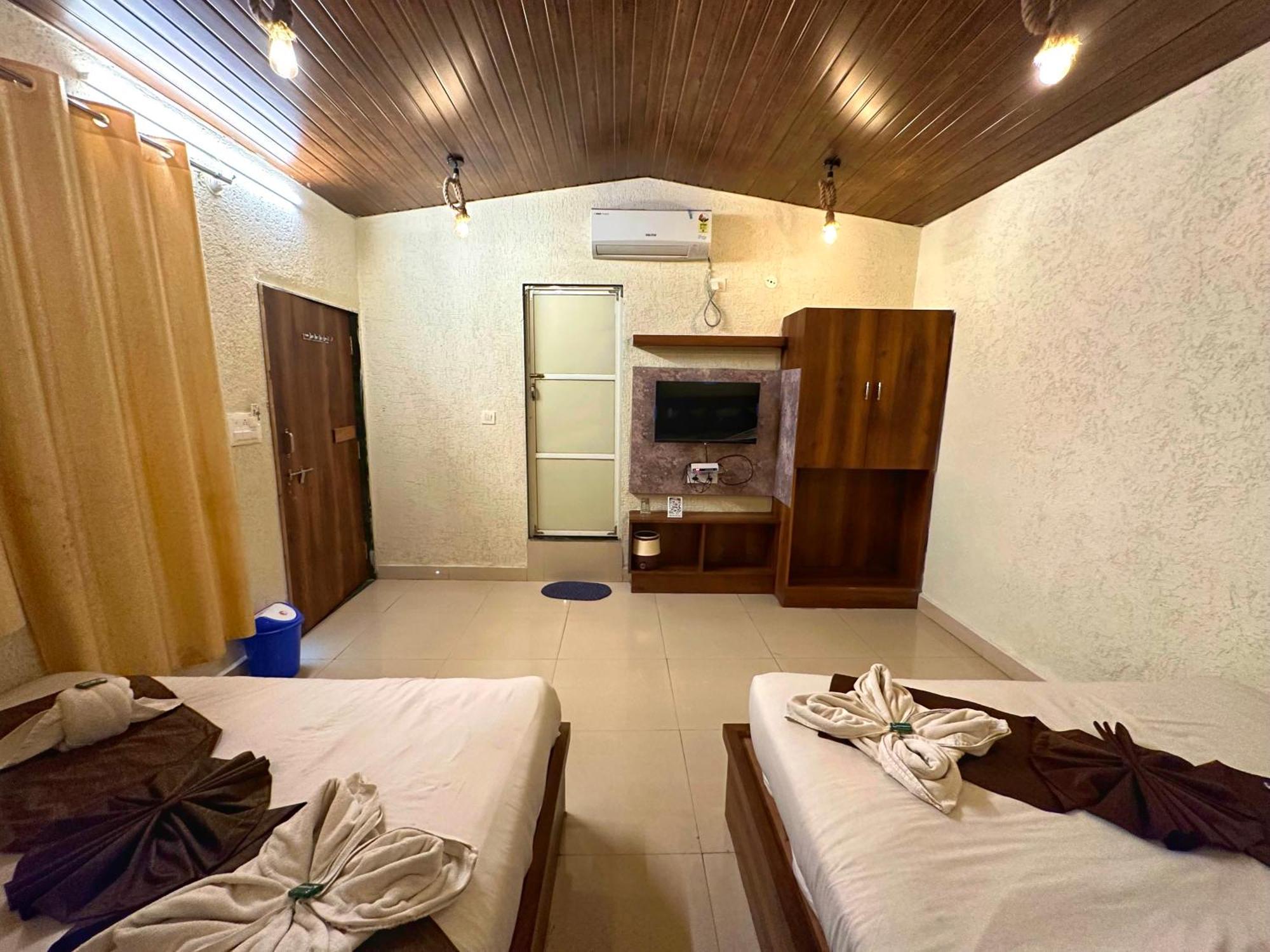 Hotel Payal & Restaurent Пачмарай Экстерьер фото